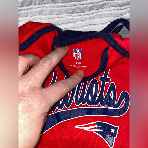3pk patriots onesies sz 12M - Picture 4 of 5